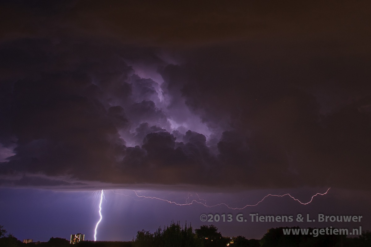 5 augustus 2013 Onweer wageningen IMG 5573 Onweer 5 augustus, Wageningen Wageningen Onweer Bliksem 5 augustus  Gerben Tiemens, Lineke Brouwer